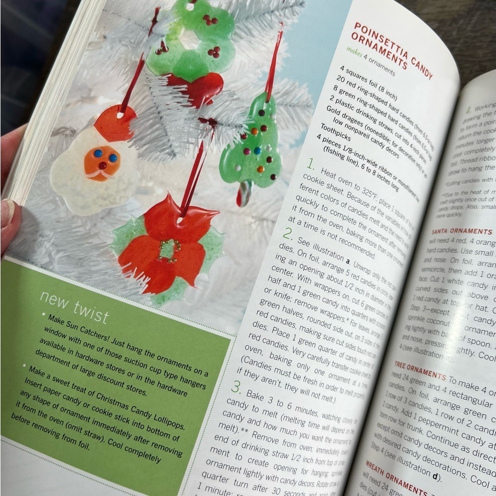 Betty Crocker‎ Christmas Cookbook by Betty Crocker Editors 2006 Hardcover - Picture 9 of 12